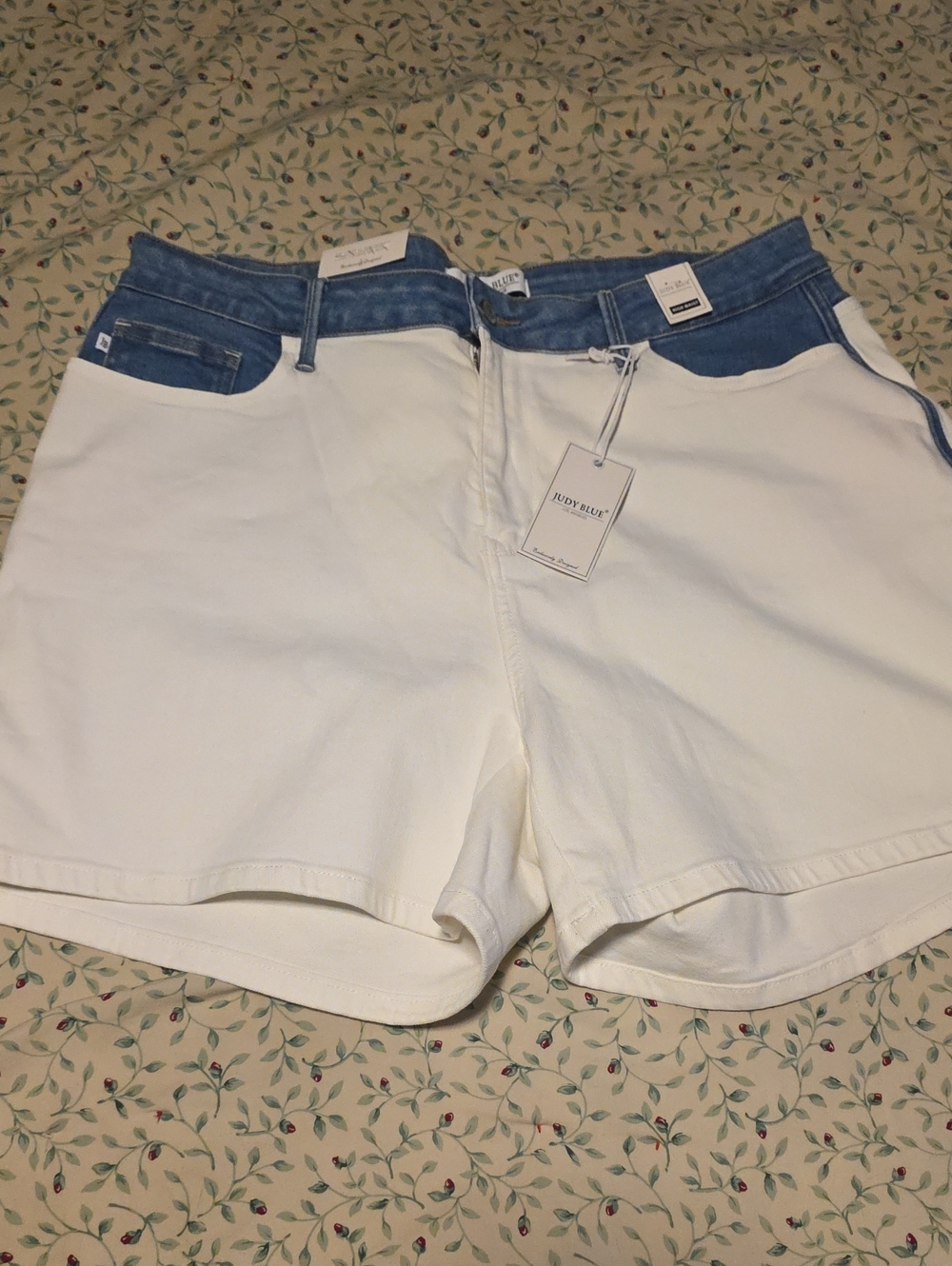 Judy Blue White Denim Shorts with Blue Waistband